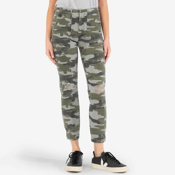 NWT Kut From The Kloth Reese High Waisted Camo Utility Pants - Picture 2 of 7